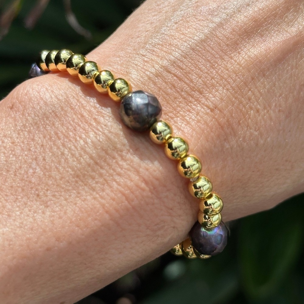 Faceted Iridescent Pearls 18k Gold-Filled Beaded Handmade Stretch Bracelet 6.75”